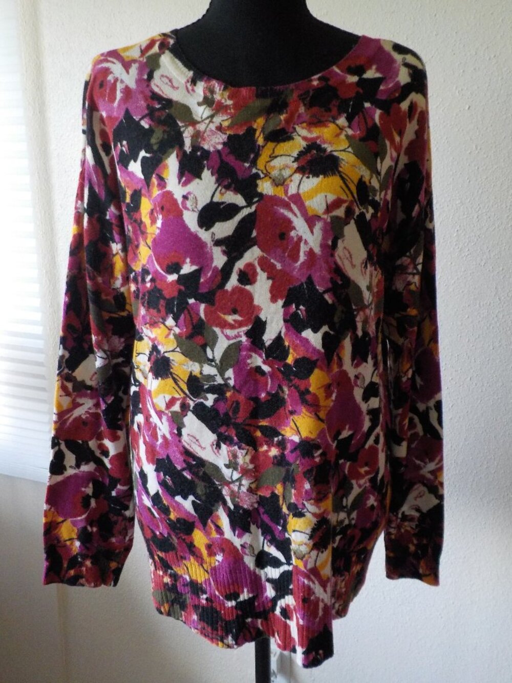 Cable & Gauge Sweater - Medium - Pullover Purple Multi Color Lightweight (2599)